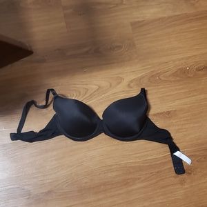 A black bra